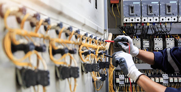 Professional Electrician technician working in Baywood, NY